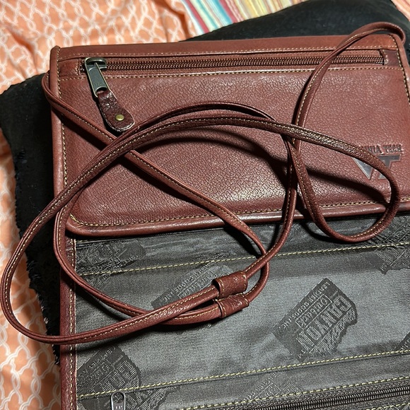 Virginia Tech ๐งก HOKIES โฅ๏ธ purse with removable strap - Picture 11 of 17